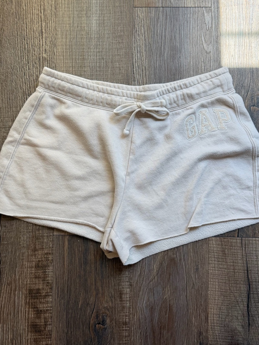 GAP Women's Cream Fleece Lounge Shorts